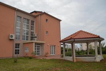 هتل Bed & Breakfast Grgic