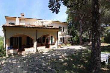 هتل Giardino