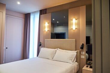 The Glam Boutique Hotel & Apt