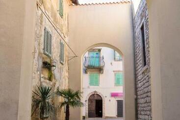 هتل Hostel Link