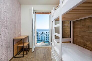 هتل Hostel Link