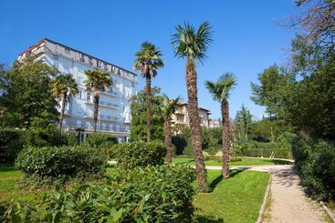 هتل Hostel Link