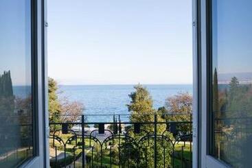 هتل Hostel Link