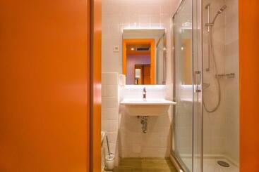 هتل Hostel Link