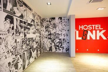 هتل Hostel Link