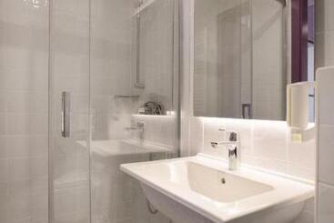 هتل Hostel Link
