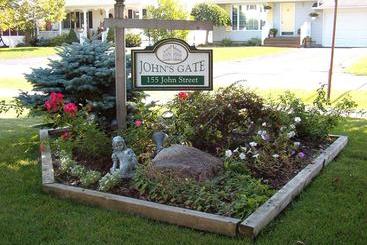 هتل John S Gate Gourmet B&b