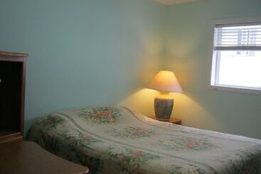 هتل Kelowna Okanagan Lake Hostel