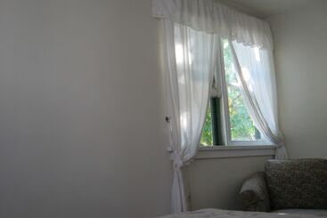 هتل Kelowna Okanagan Lake Hostel