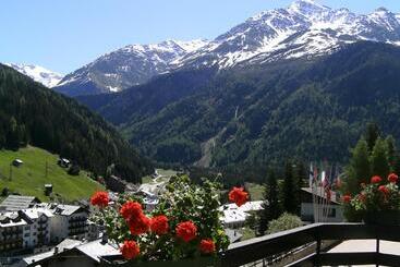 هتل Meublè Adler   Rooms & Mountain Apartments