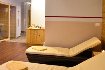 هتل Molaris Lodge