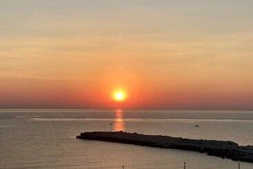 هتل Ortigiaseaview Bed & Breakfast