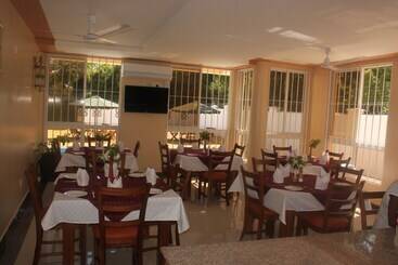 هتل Pavilion Holiday Resort