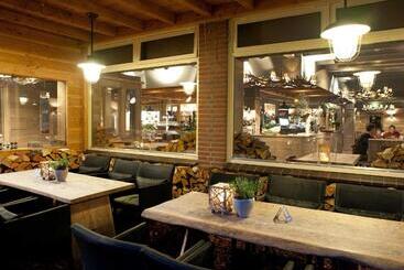 Szálloda & Restaurant Meneer Van Eijck