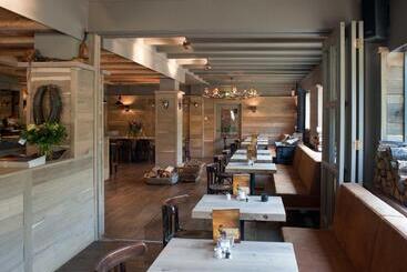 Szálloda & Restaurant Meneer Van Eijck