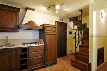 هتل Terre Del Cantico Country House