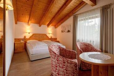 هتل Villa Eden