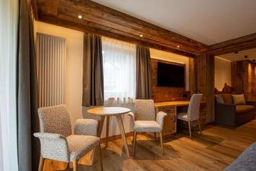 هتل Villa Eden