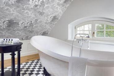 Relais & Châteaux Hotel Quadrille   Adults Only