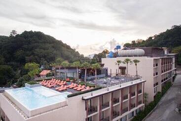 酒店 Bandara Phuket Beach Resort