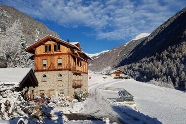 هتل Chalet Val Di Rabbi