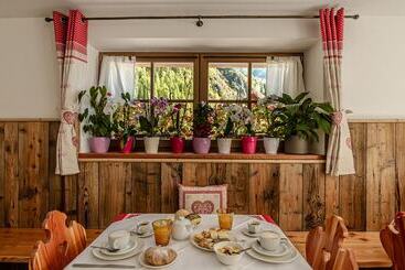 هتل Chalet Val Di Rabbi