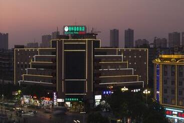 هتل Greentree Inn Jiangxi Yingtan Railway Station Square Business