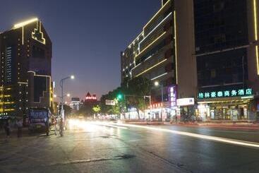 هتل Greentree Inn Jiangxi Yingtan Railway Station Square Business