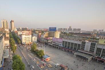 هتل Greentree Inn Jiangxi Yingtan Railway Station Square Business