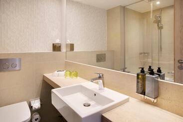 هتل Holiday Inn Frankfurt Airport, An Ihg