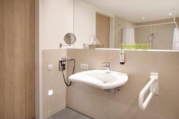 هتل Holiday Inn Frankfurt Airport, An Ihg