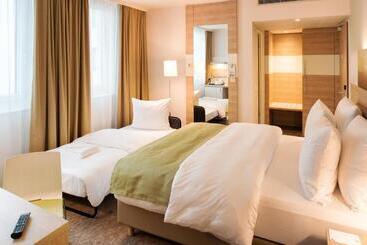 هتل Holiday Inn Frankfurt Airport, An Ihg