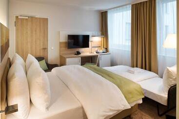 هتل Holiday Inn Frankfurt Airport, An Ihg