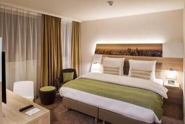هتل Holiday Inn Frankfurt Airport, An Ihg