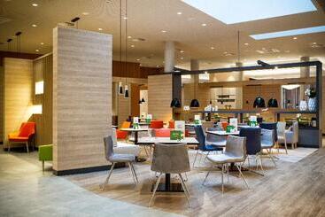 هتل Holiday Inn Frankfurt Airport, An Ihg