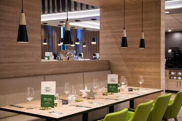 هتل Holiday Inn Frankfurt Airport, An Ihg
