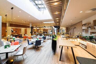 هتل Holiday Inn Frankfurt Airport, An Ihg