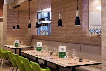 هتل Holiday Inn Frankfurt Airport, An Ihg