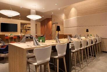 هتل Holiday Inn Frankfurt Airport, An Ihg