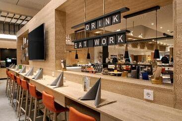 هتل Holiday Inn Frankfurt Airport, An Ihg