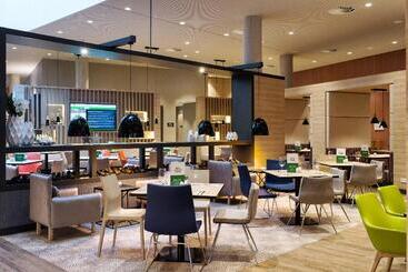 هتل Holiday Inn Frankfurt Airport, An Ihg