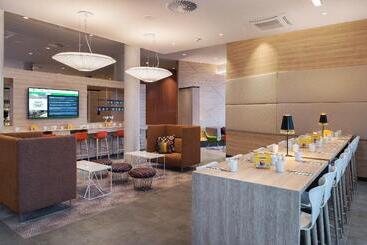 هتل Holiday Inn Frankfurt Airport, An Ihg
