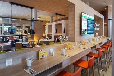 هتل Holiday Inn Frankfurt Airport, An Ihg