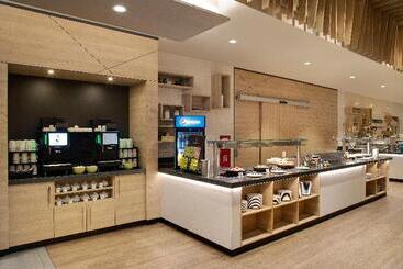 هتل Holiday Inn Frankfurt Airport, An Ihg