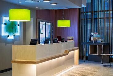 هتل Holiday Inn Frankfurt Airport, An Ihg