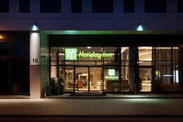 هتل Holiday Inn Frankfurt Airport, An Ihg