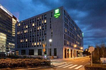 هتل Holiday Inn Frankfurt Airport, An Ihg