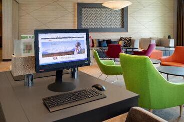 هتل Holiday Inn Frankfurt Airport, An Ihg