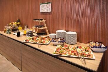 هتل Holiday Inn Frankfurt Airport, An Ihg