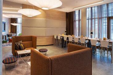 هتل Holiday Inn Frankfurt Airport, An Ihg